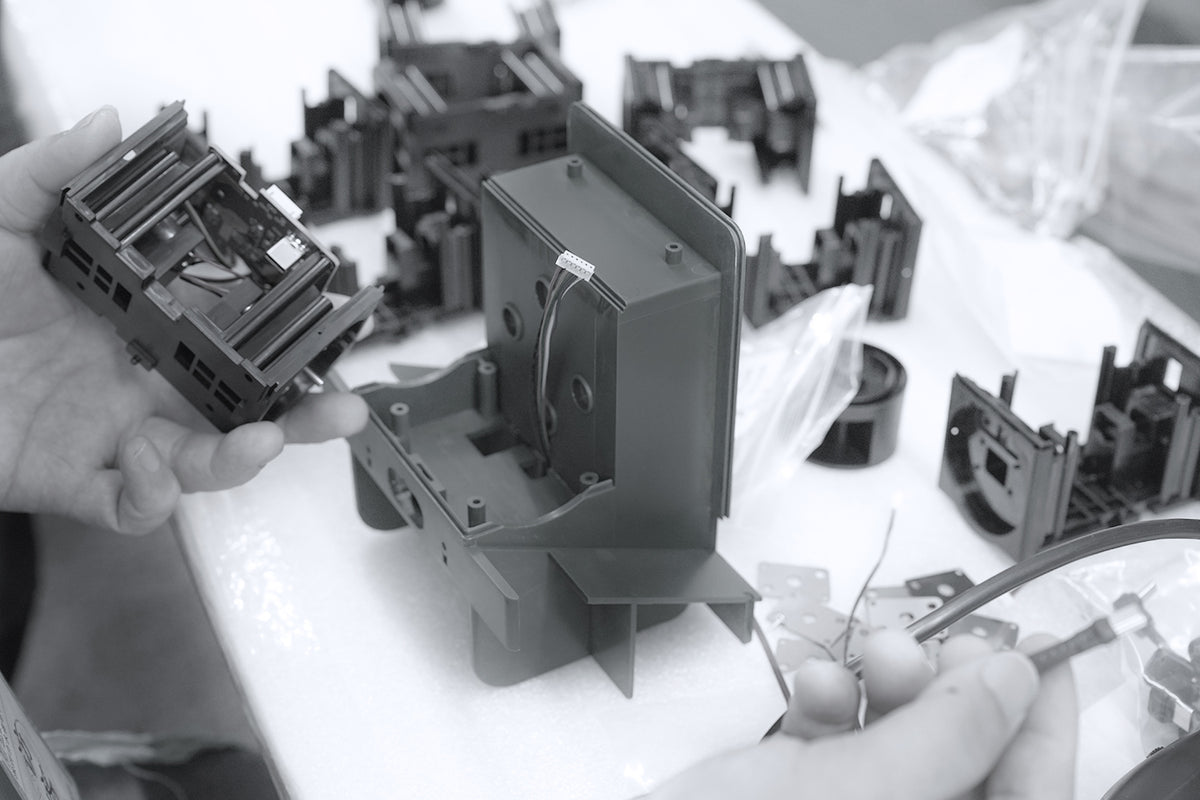 BirdVue smart bird feeder assembly process